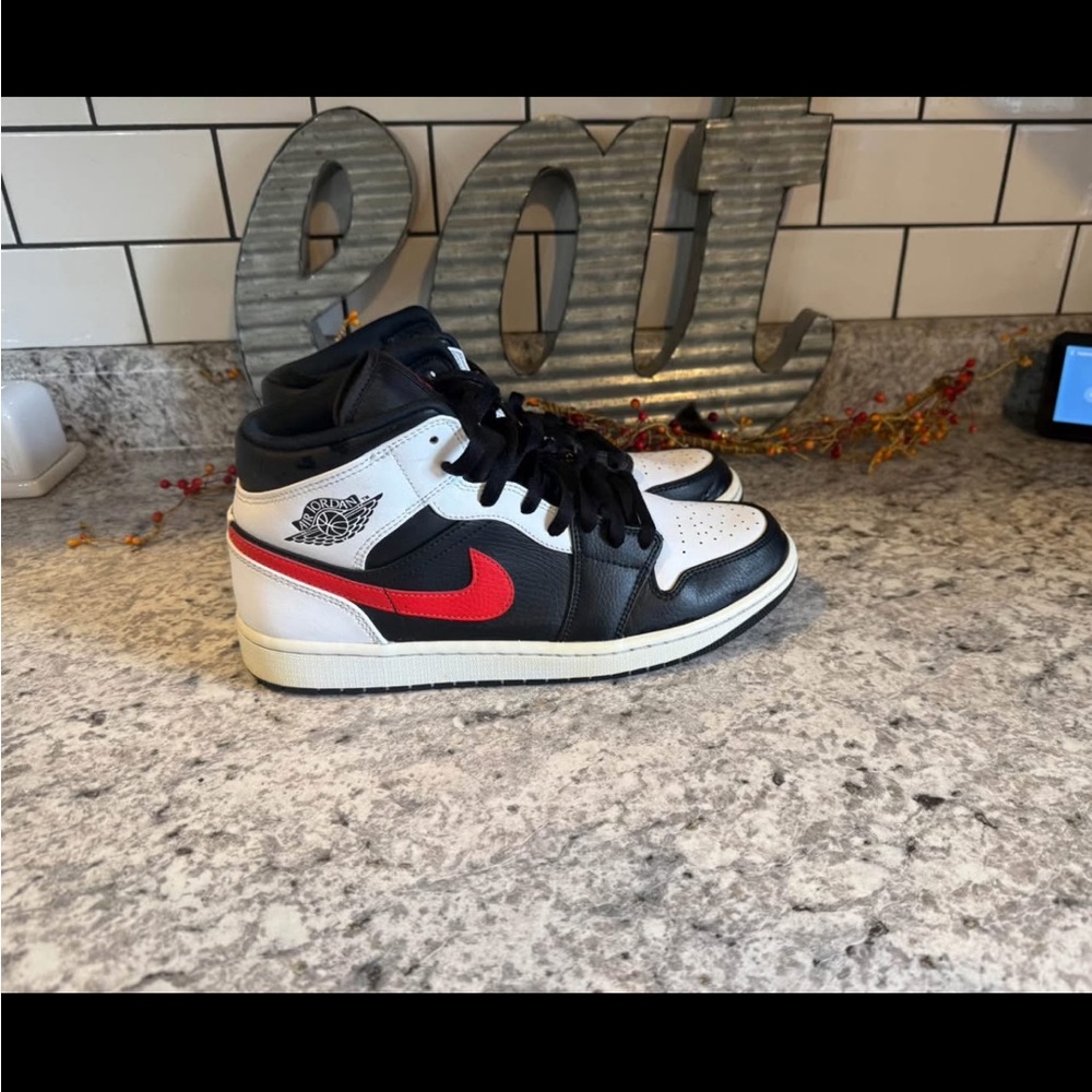Men’s Air Jordan 1 Mid